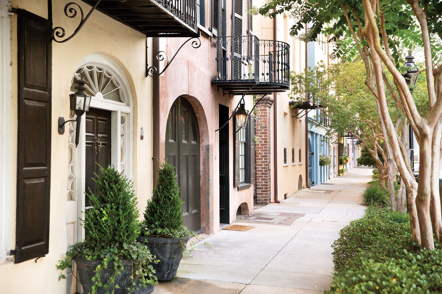 Discover the charm of diverse accommodations in Charleston, ensuring a memorable stay for Baby Boomers, Gen X, and Millennials.